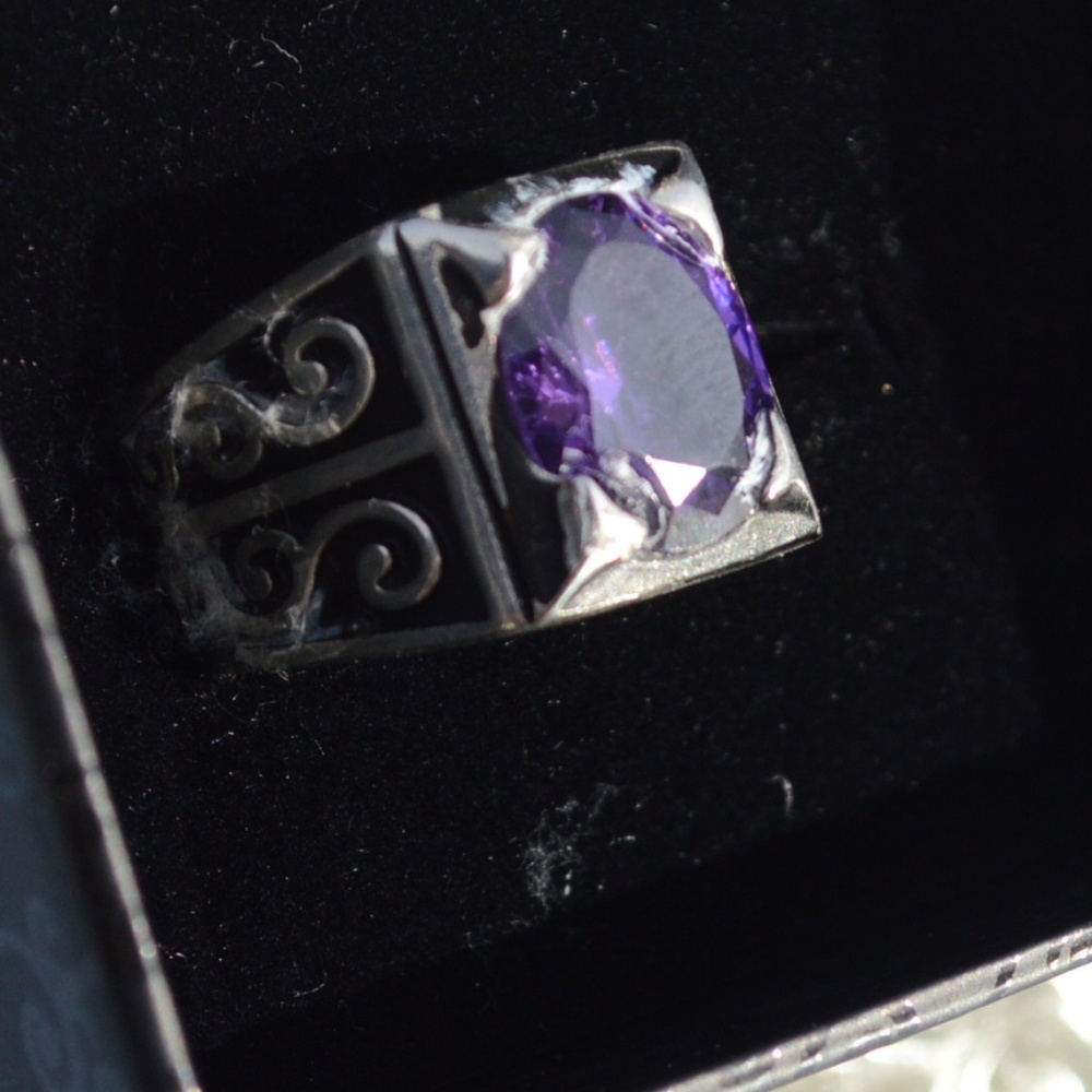 Genuine Amethyst Gemstone Size 6 Sterling Ring - Picture 2 of 8